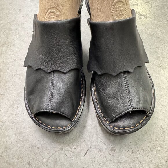 BORN WOMEN'S BLACK LEATHER HEEL SLIP-ON COMFORT SHOES SIZE 6 - Picture 10 of 16